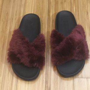 VS PINK Criss Cross Faux Fur Slides